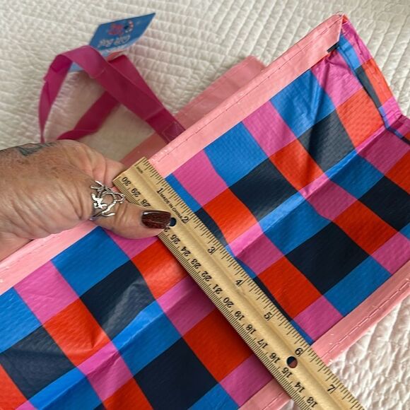 Trader Joe’s Reusable Holiday Gift Bag Mushrooms Holly Berries Candy Cane Wine - Picture 8 of 8